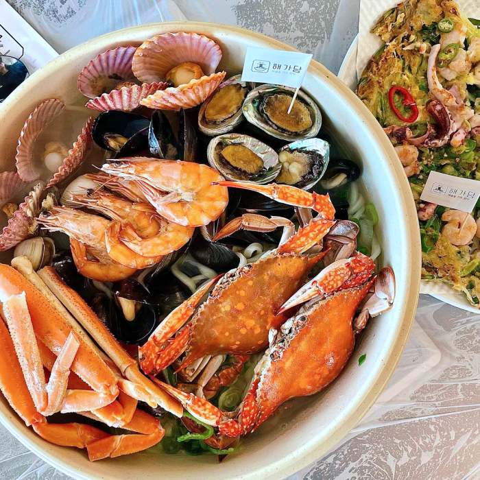 지금이 딱이야! 동해 바다 대게 해물칼국수 대게찜 경주 황리단길 맛집 추천 생방송투데이 자족식당