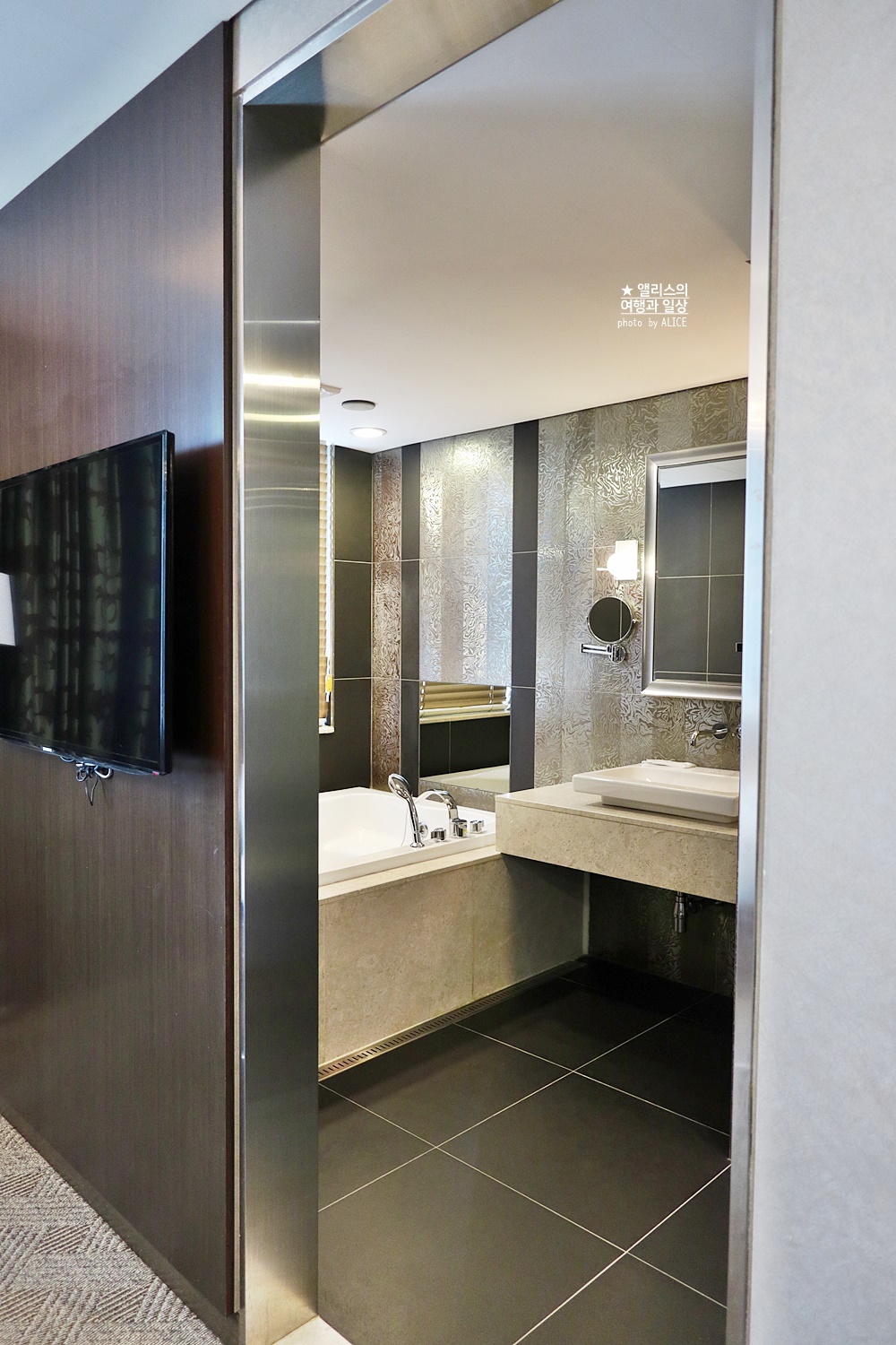 잠실 위치 좋은 파로스 호텔 디럭스 더블룸 투숙 후기 잠실 주경기장 근처 호텔