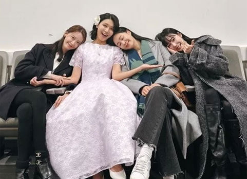 로제, 새 소속사 찾았나..美프로듀서와 팔로우+녹음실 사진 공개