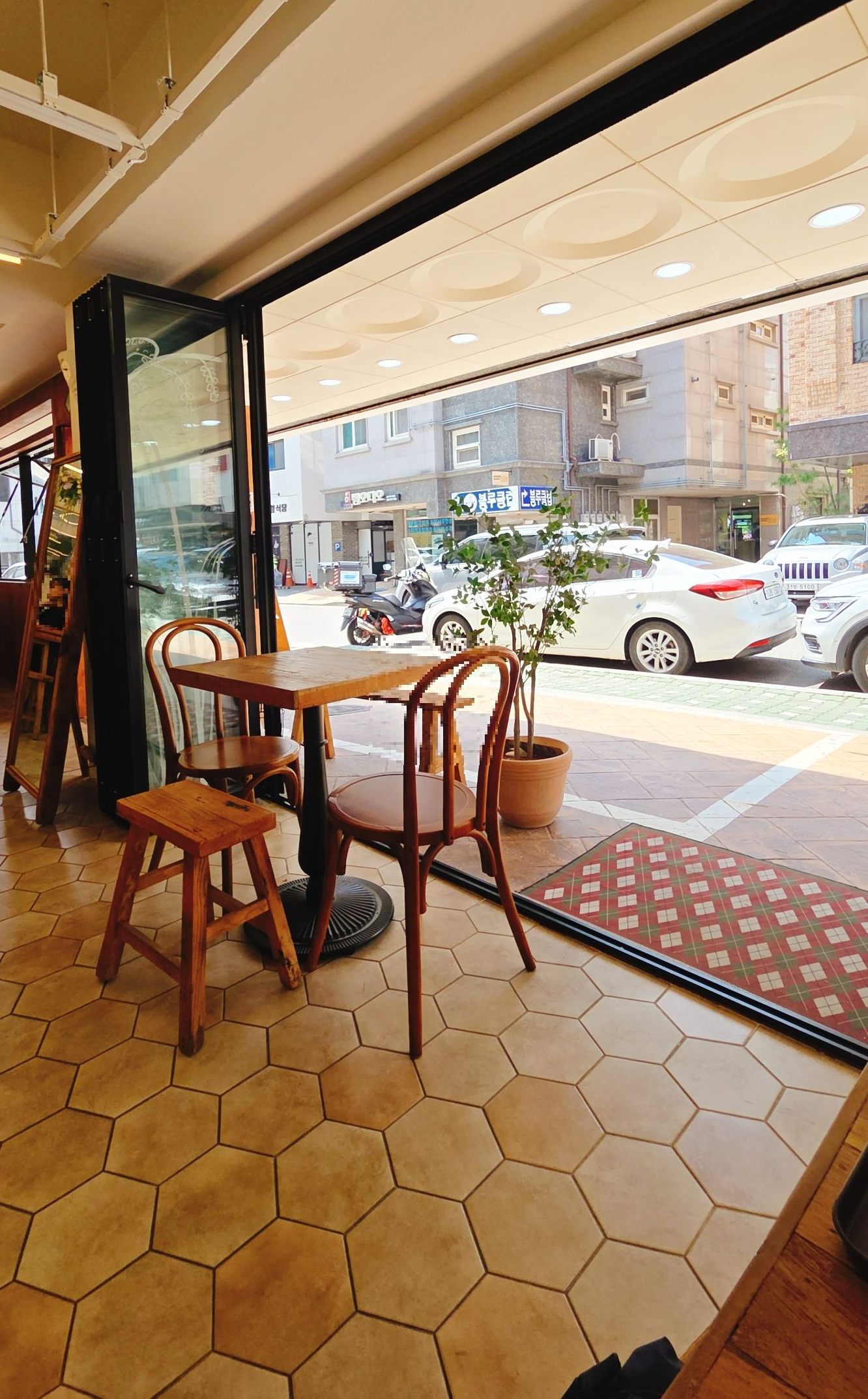 안양 동편마을 카페 추천 &ndash; 감성과 커피 맛 모두 잡은 '아우어 타임'