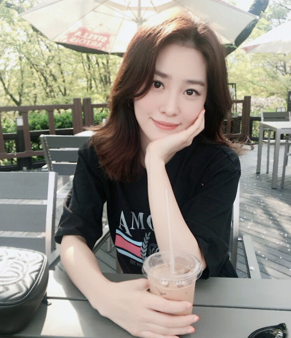 박연경 인스타 셀카