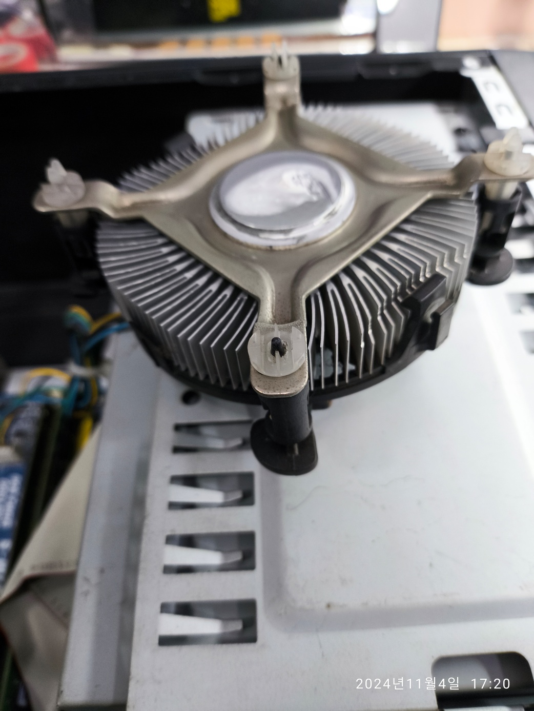 775 쿨러 고정핀 파손