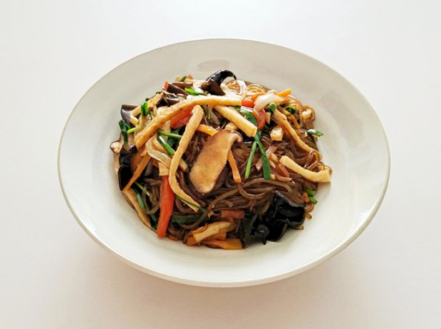 혈당 급상승 음식 혈당스파이크 꼭 피해야 할 음식 대체 식품 추천 당뇨식이 혈당관리 당뇨음식 혈당상승음식 당뇨대체식품 잡채 메밀면 통밀빵 천사채 듀럼밀파스타