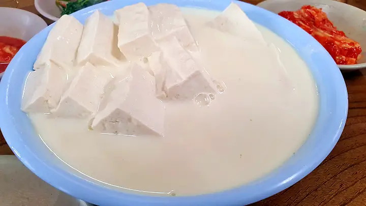 식객 허영만 백반기행 172회 박기웅 편 새콤한 오이지냉국, 투박한 식감이 살아있는 들깻가루 하얀순두부 강변 미사리 하남 스타필드 손두부 맛집 소개