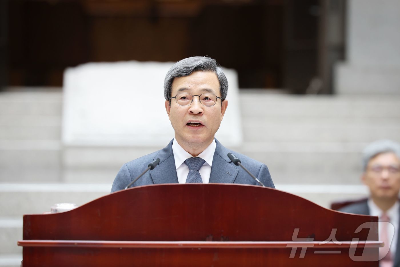 이동원 대법관 프로필