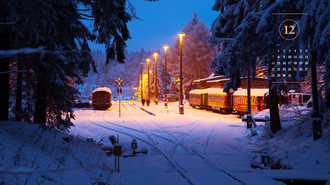 08 눈 내린 기찻길 A - 2025년12월 노트북배경화면