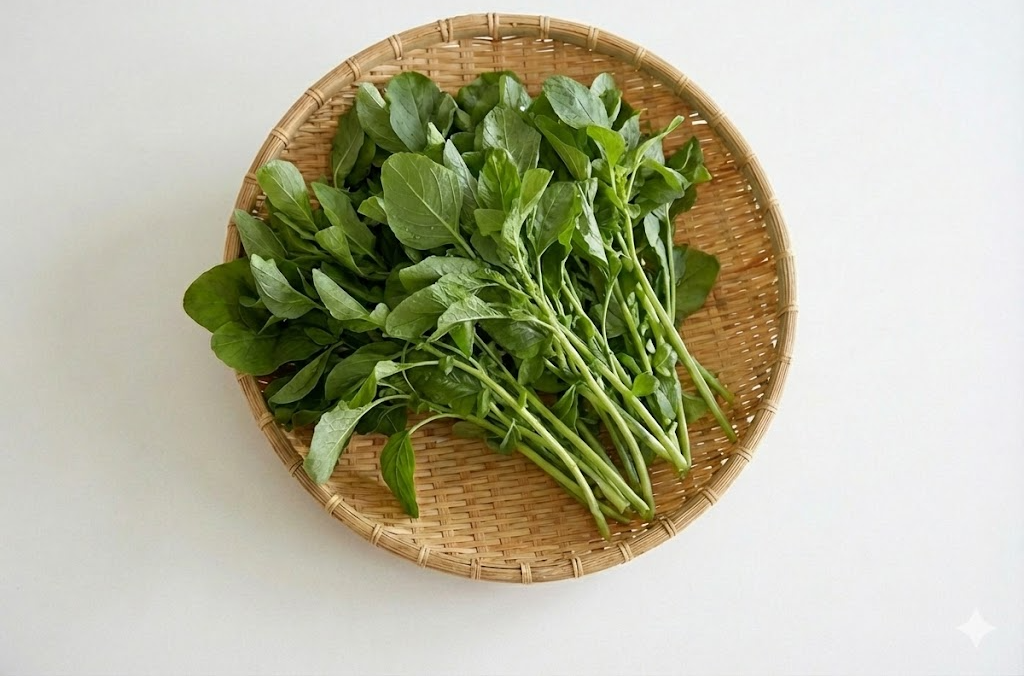 우유보다 칼슘이 풍부해 뼈 건강과 골다공증 예방에 도움을 주는 신선한 비름나물