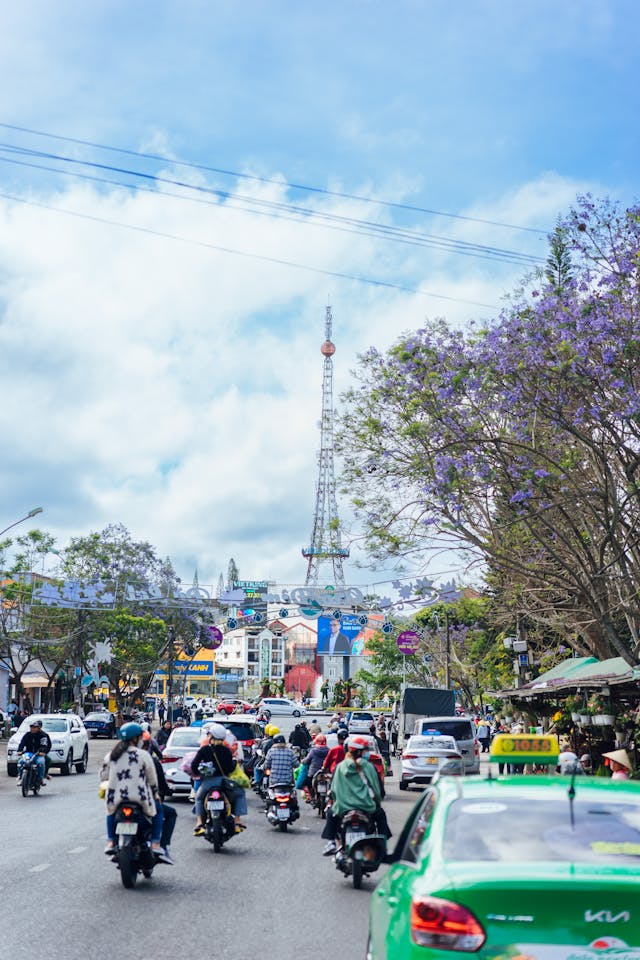 [베트남어 한 마디] 천천히 가 주세요 - L&agrave;m ơn đi chậm