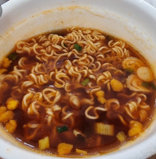 2025년 한국에서 가장 인기 있는 컵라면 TOP 10