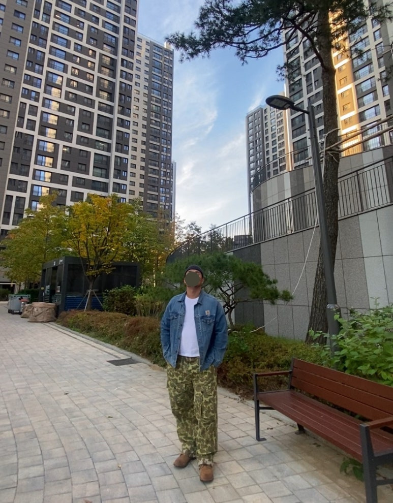 데일리룩(2024. 10. 26.)무신사스탠다드 숏비니 워치캡, 나이키 베이직티셔츠, 칼하트 청자켓, 브론슨 M43 카모카고팬츠, 레드윙 아이언레인저 스웨이드 8083 호손뮬스키너