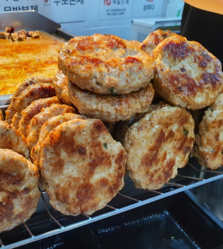 생방송투데이 환승직업 능이버섯 떡갈비 스테이크 대구 달서구 와룡시장 와룡총각