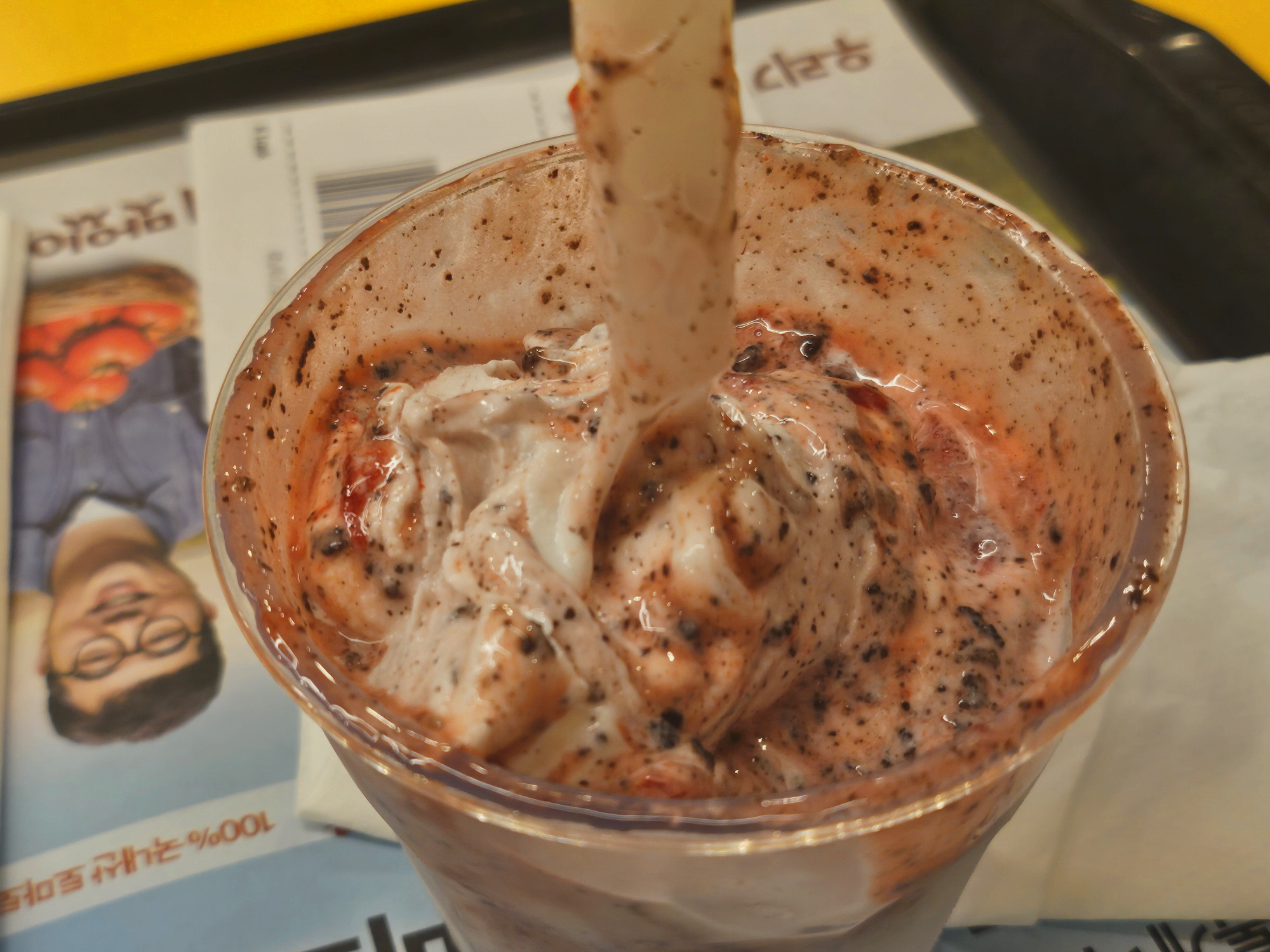 맥도날드 딸기 오레오 맥플러리