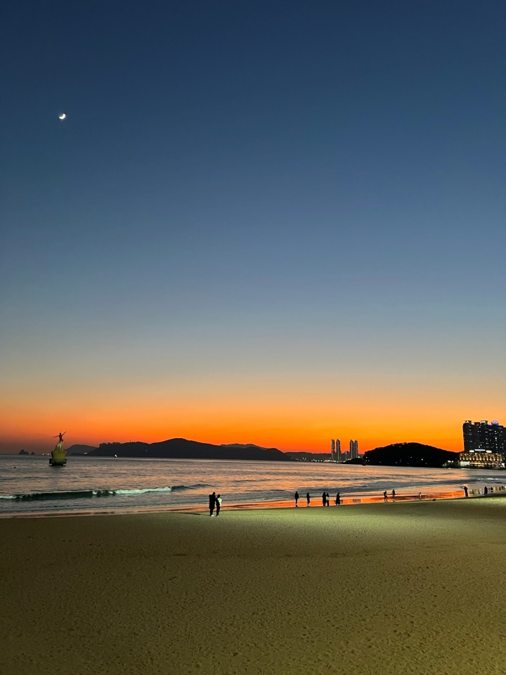 부산-해운대-해수욕장-노을