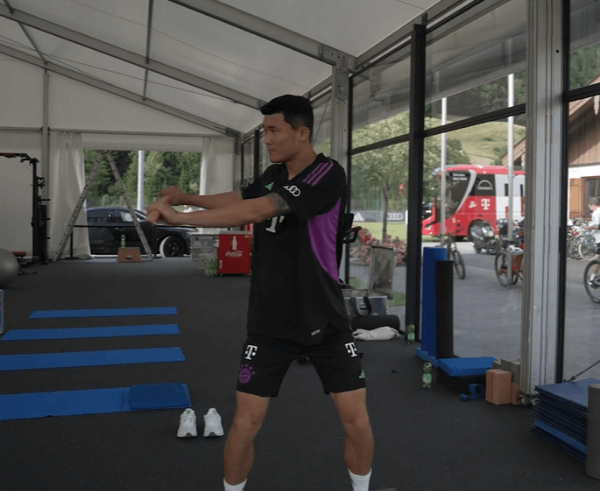 뮌헨 홈페이지 김민재 훈련사진입니다.