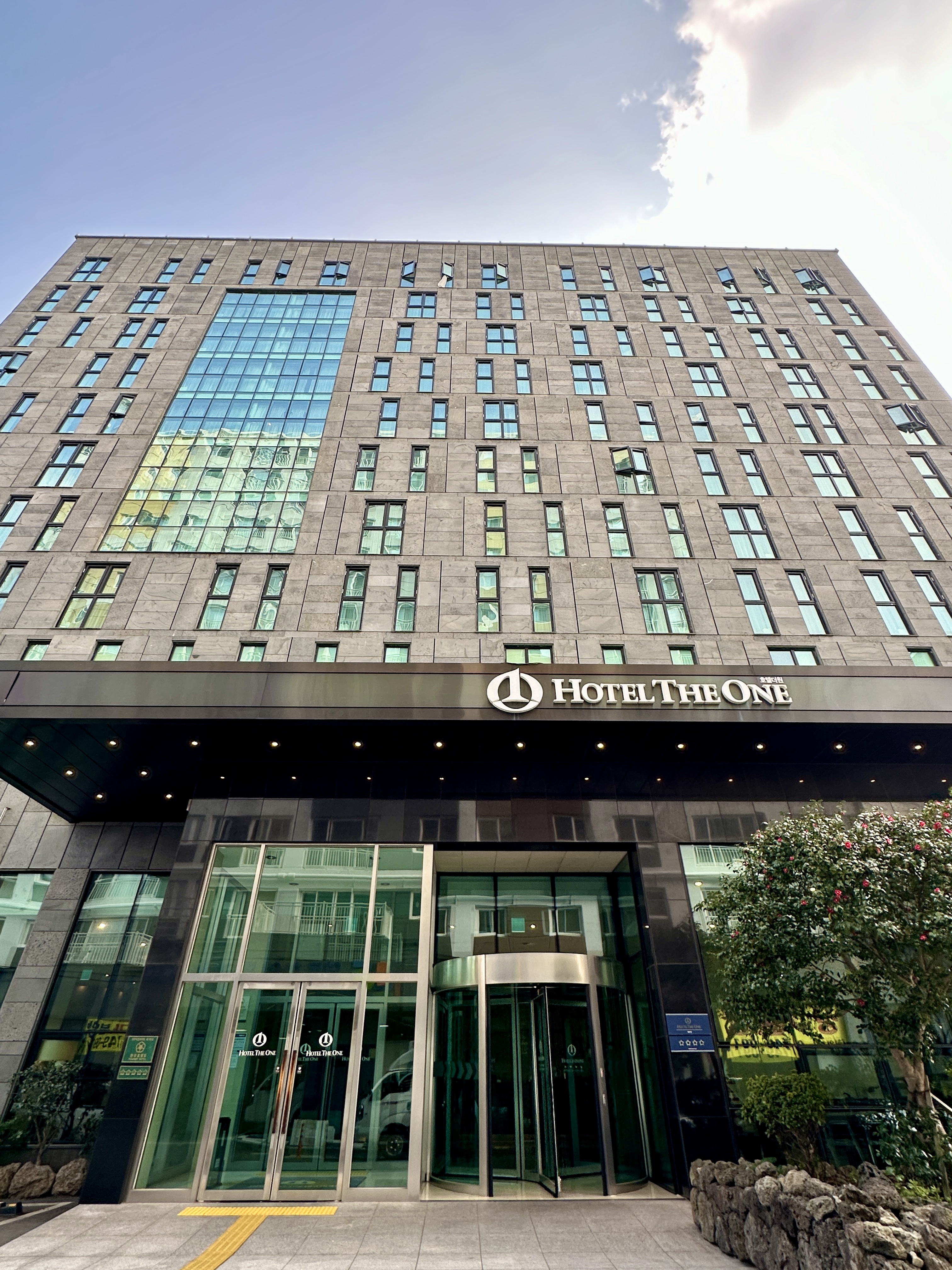 호텔 더원 전경