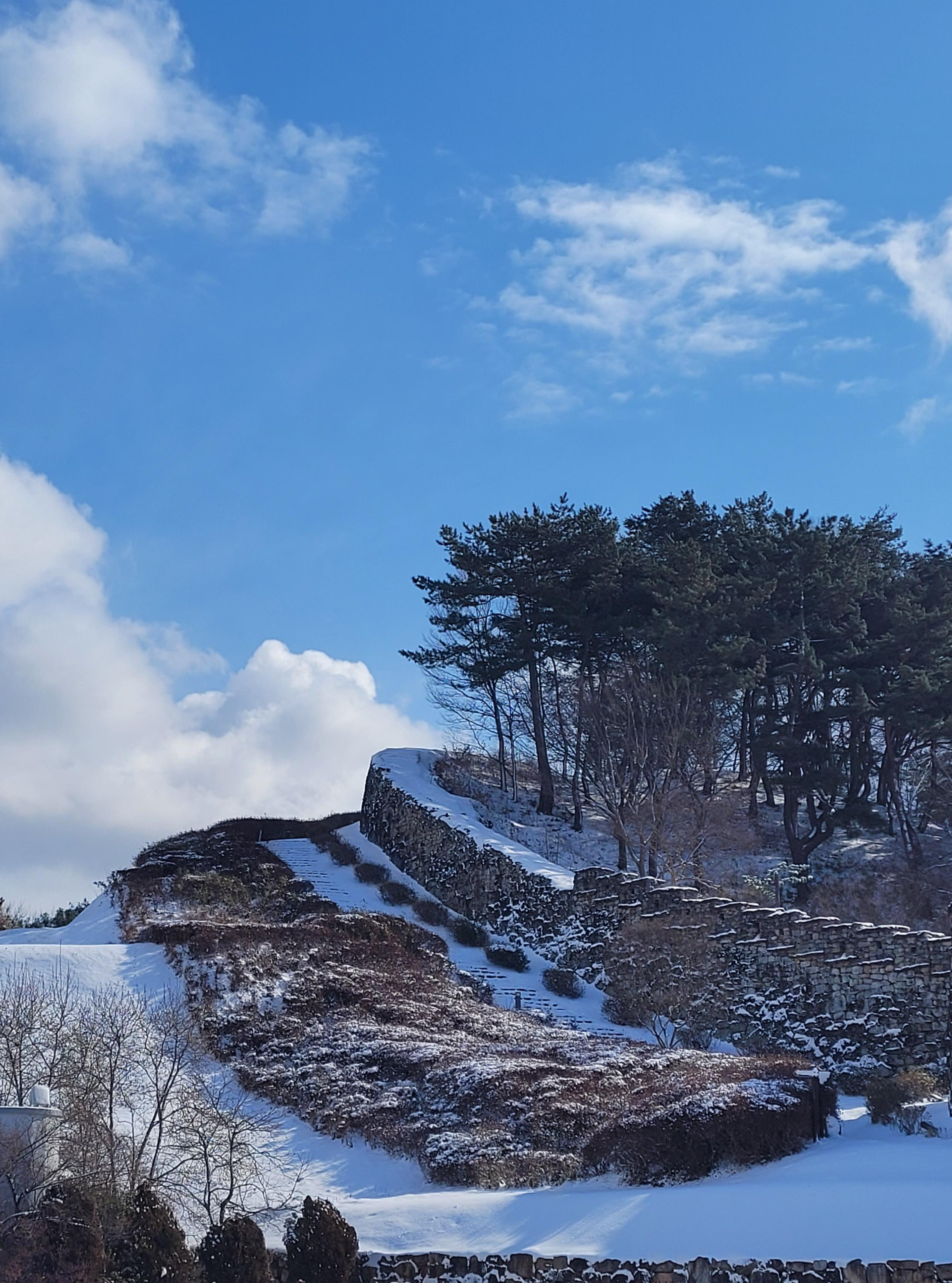 온화한 날씨의 고창읍성