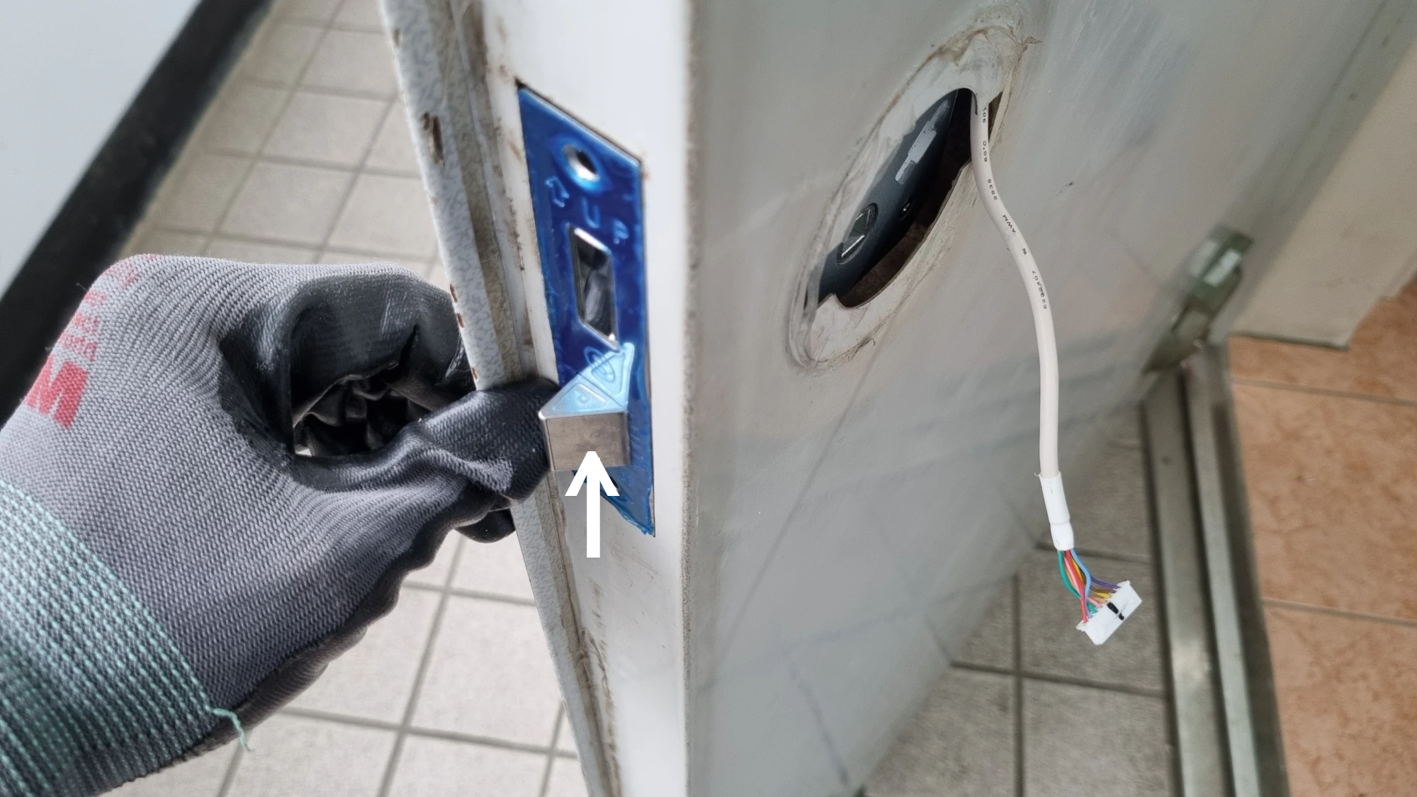 모티스 설치 방향