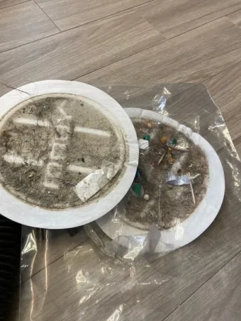 가죽소파 오염 전용클리너와 크림 관리 린트 제거 팁_28