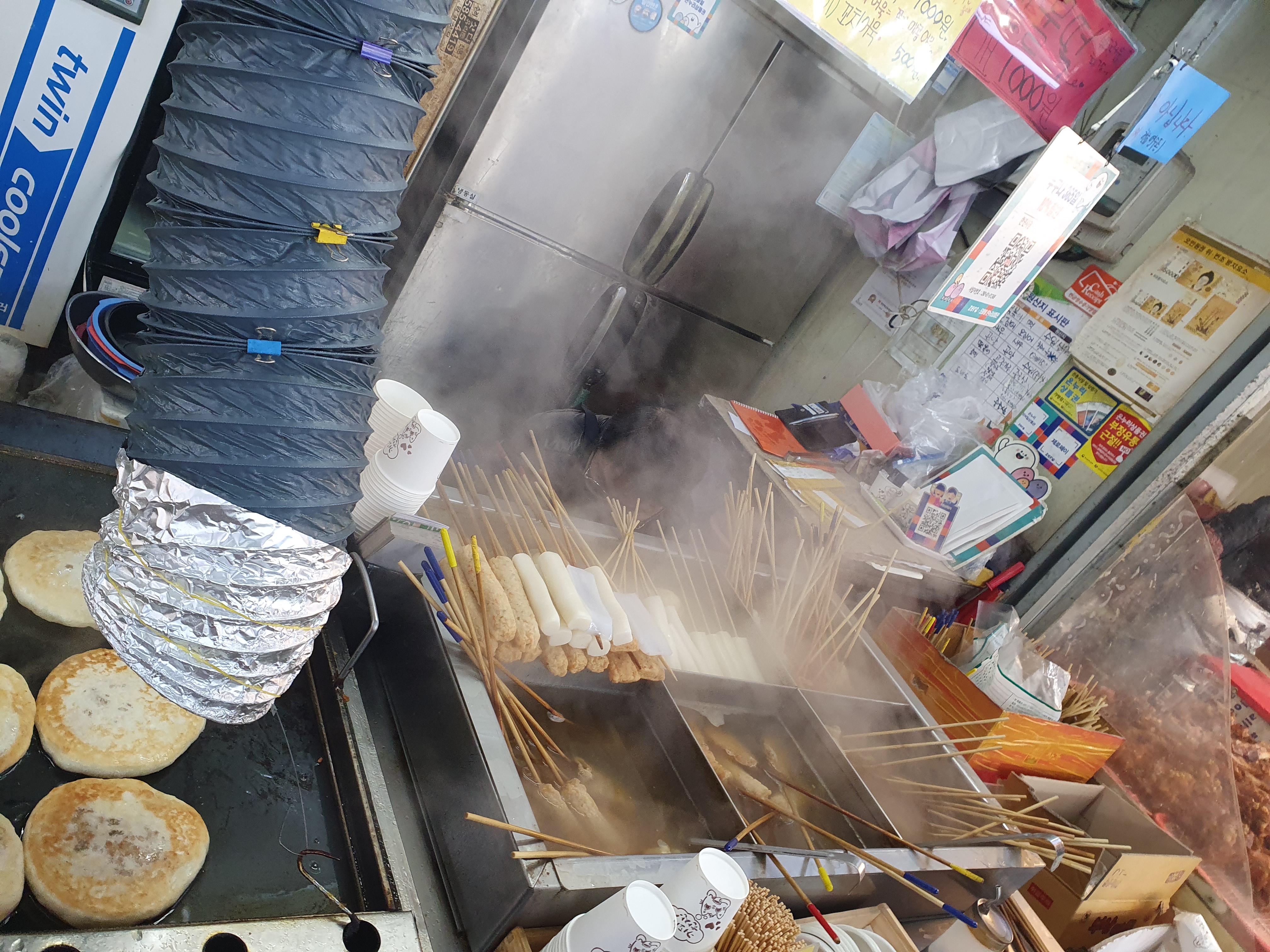 한민시장 온양삼색호떡 꼬치어묵고 먹고 싶었지만, 참았다..