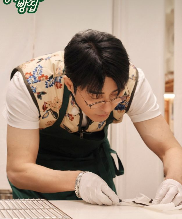 봉주르빵집 출연진 촬영지 몇부작 OTT 줄거리 총정리! 시니어 전용 카페 오픈 차승원 김희애 김선호 이기택
