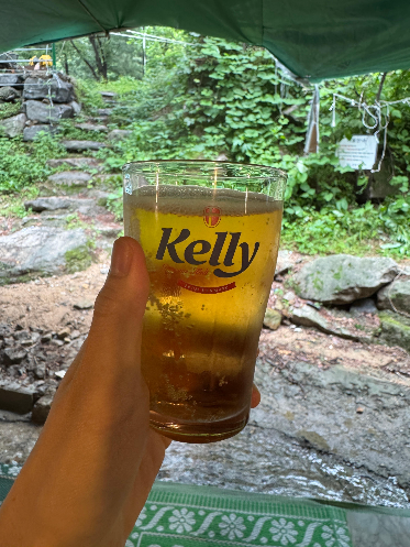 장흥계곡에서 마시는 시원한 맥주 사진