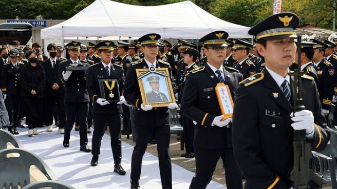 이상민 추미애 빨대 배송 이유 총정리｜250개 경기도청 도착&middot;소방 재정 빨대 발언&middot;사과 논란