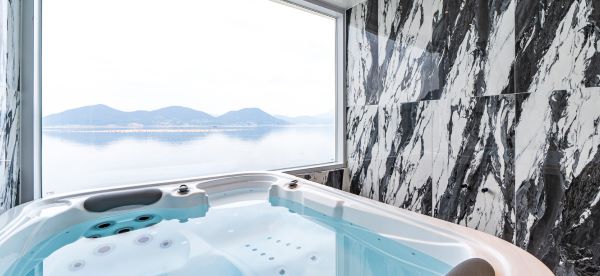 인터썬셋풀빌라펜션_바다전망_욕조