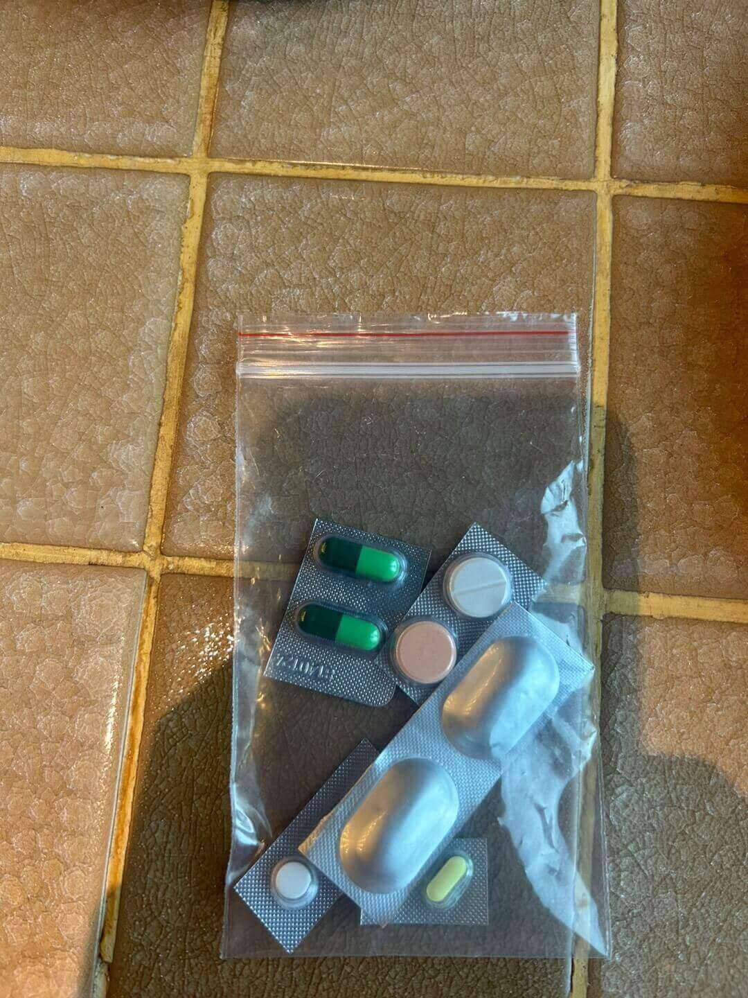 호텔 직원분이 구입해주신 약