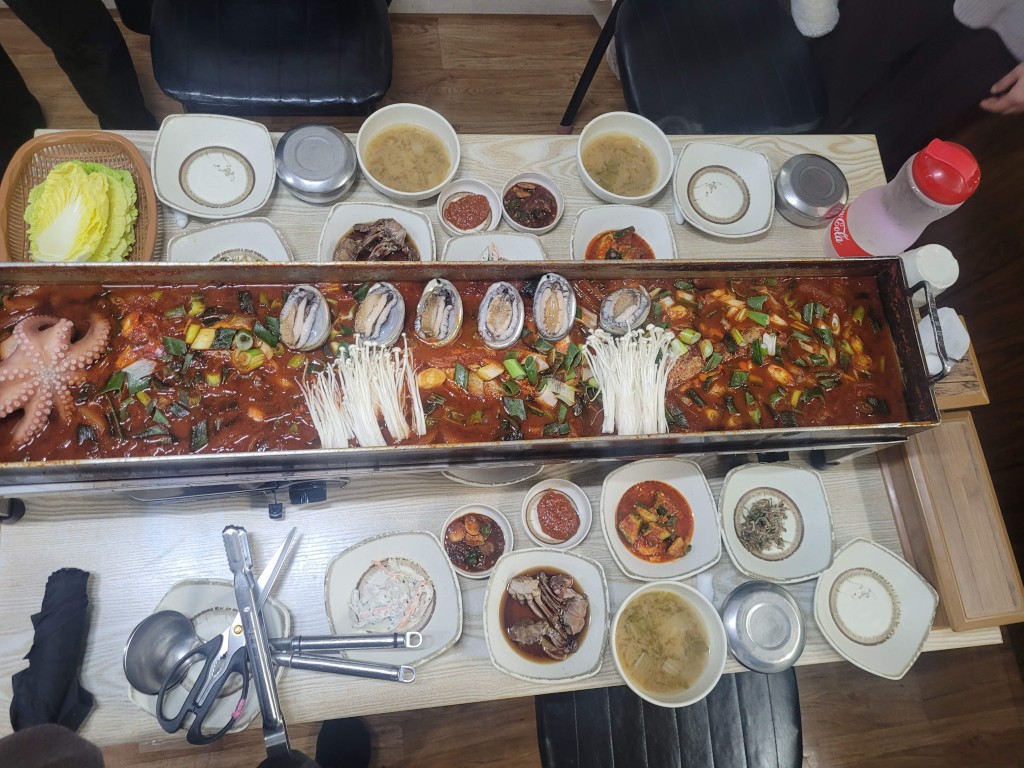 제주마음 상다리 휘는 철판통갈치조림 전체 상차림