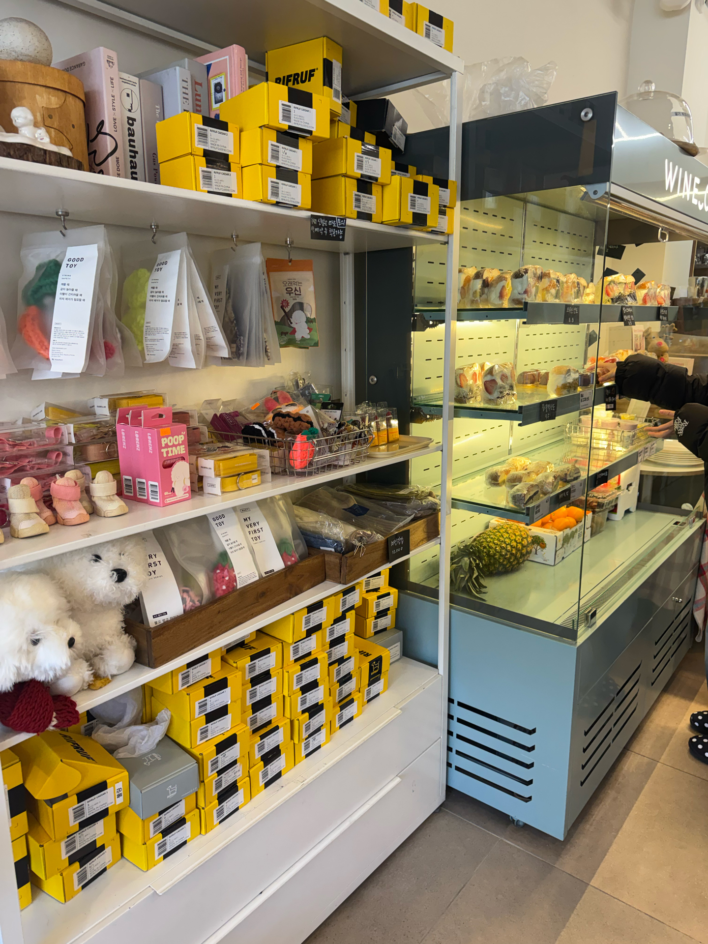 삼성동 모모베이글 가게 내부