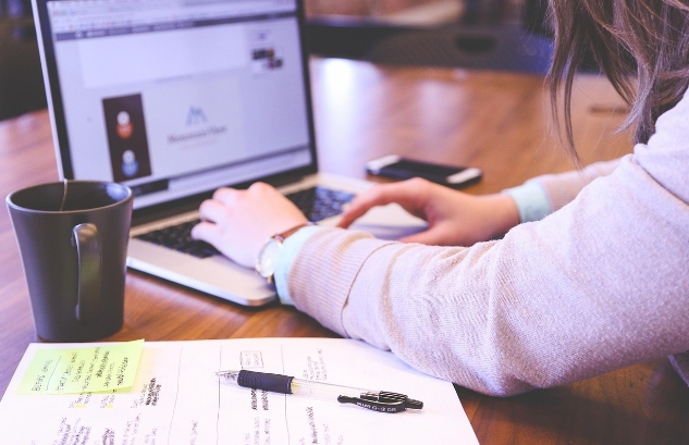 윈도우 탐색기에서 SoftwareDistribution 폴더 내부의 모든 파일을 삭제하는 화면