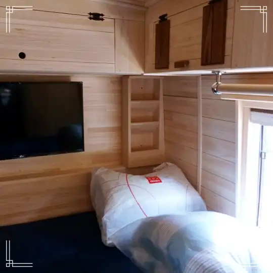 생방송오늘저녁 대둔산 나무 우드 캠핑카 제작 리모델링 공방 제작 의뢰 및 강좌 특강 추천