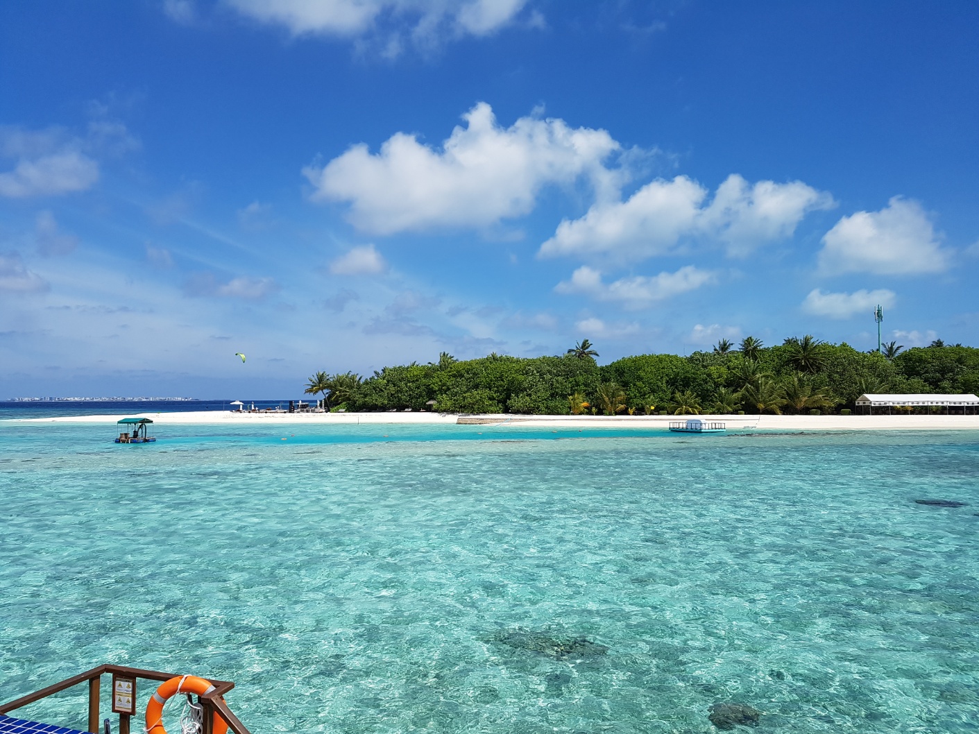 몰디브 아다란 프레스티지 바두 리조트 섬 전경