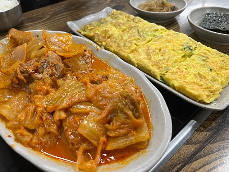 한옥집 김치찜의 음식