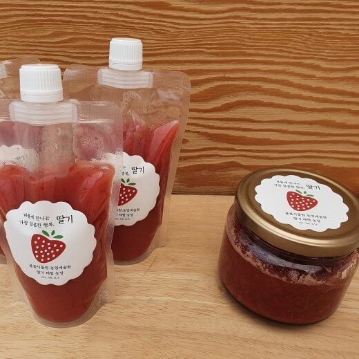 율봄식물원 딸기시즌, 체험하고 식물 동물까지! 식물원과 어우러지는 전원풍경 정원에서 이루어지는 계절 농촌체험입니다.