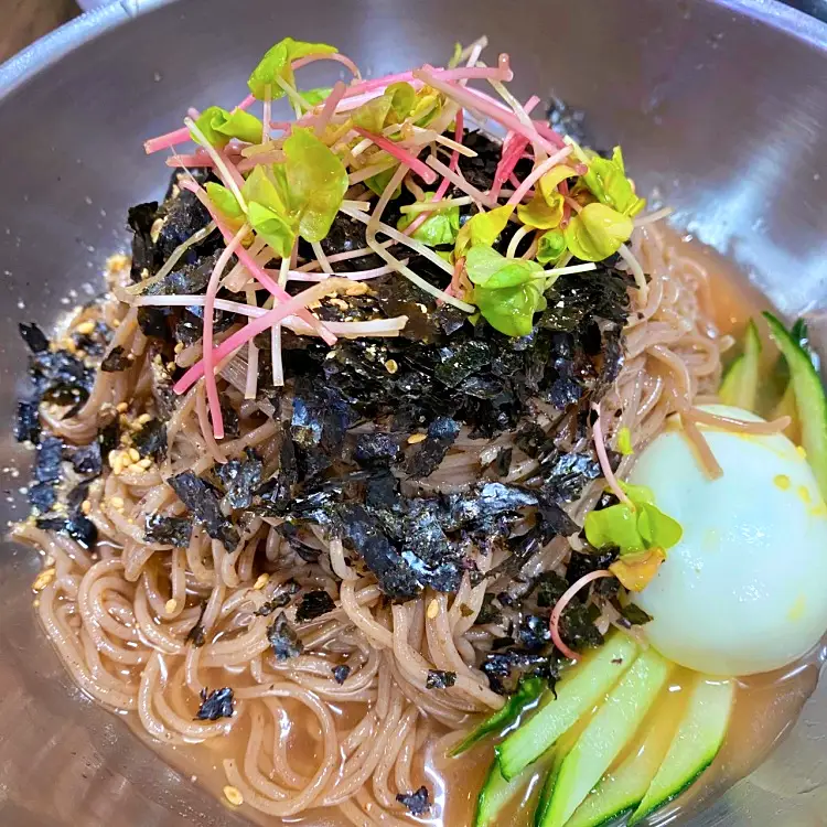 투데이 맛있는 메뉴 뼛속까지 시원한 동치미 막국수, 비빔 메밀 막국수, 메밀싹 수육 맛있는 식당 추천 부산 온천장 맛집