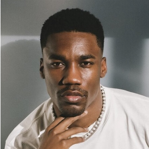 소울풀한 목소리를 가진 GIVEON 의 화보사진