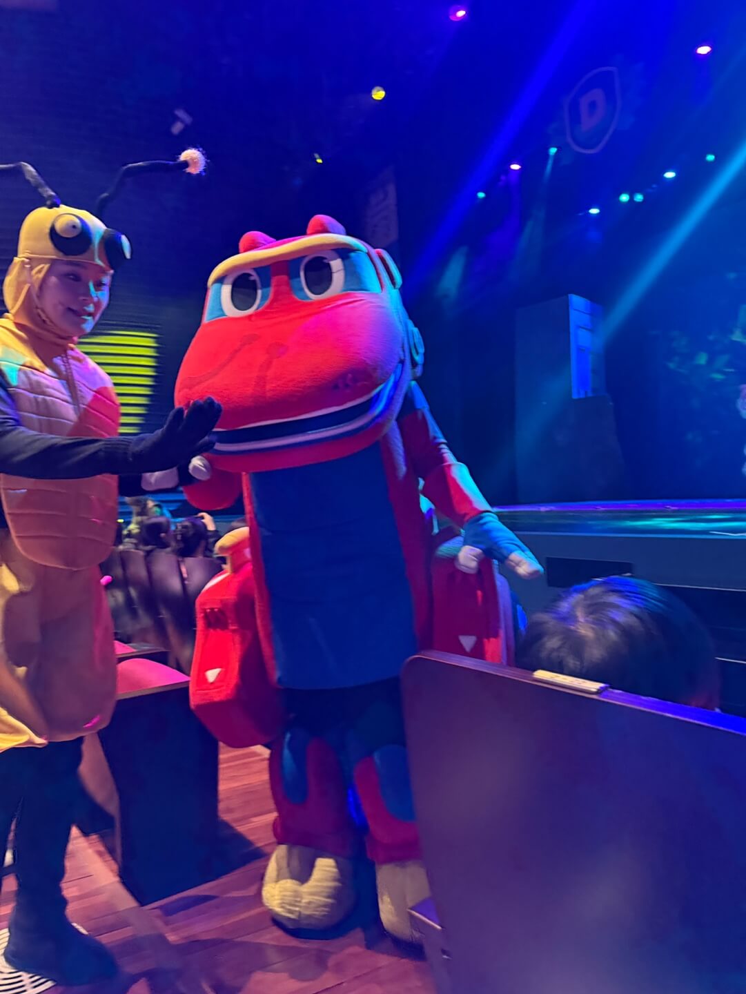 고고다이노 뮤지컬 렉스 캐릭터 공연 장면