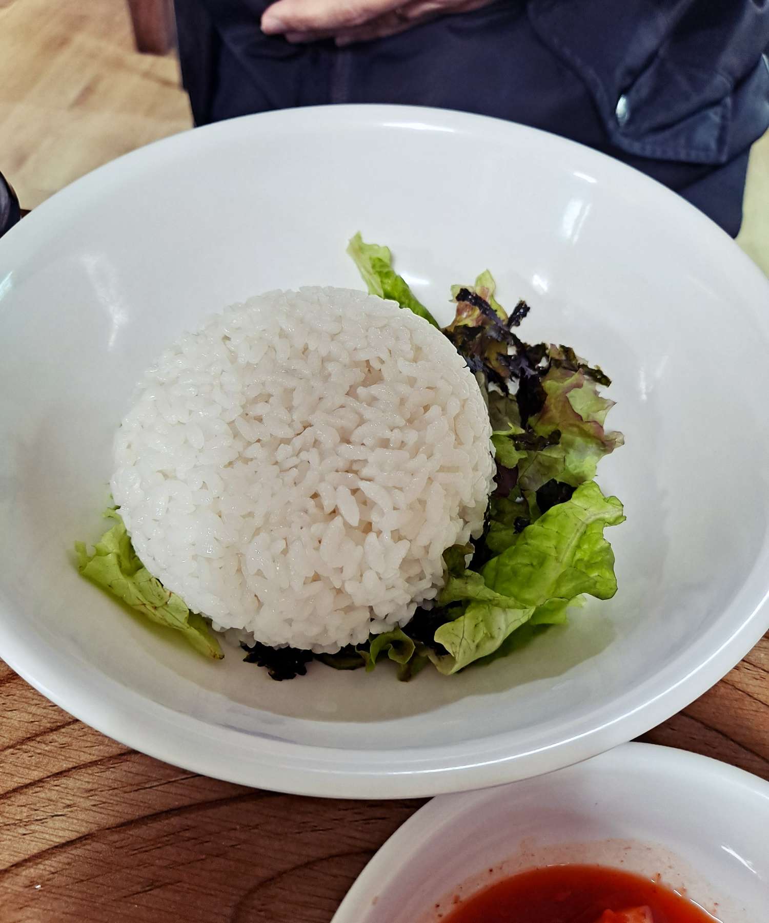 미리내 대접에 밥 투하