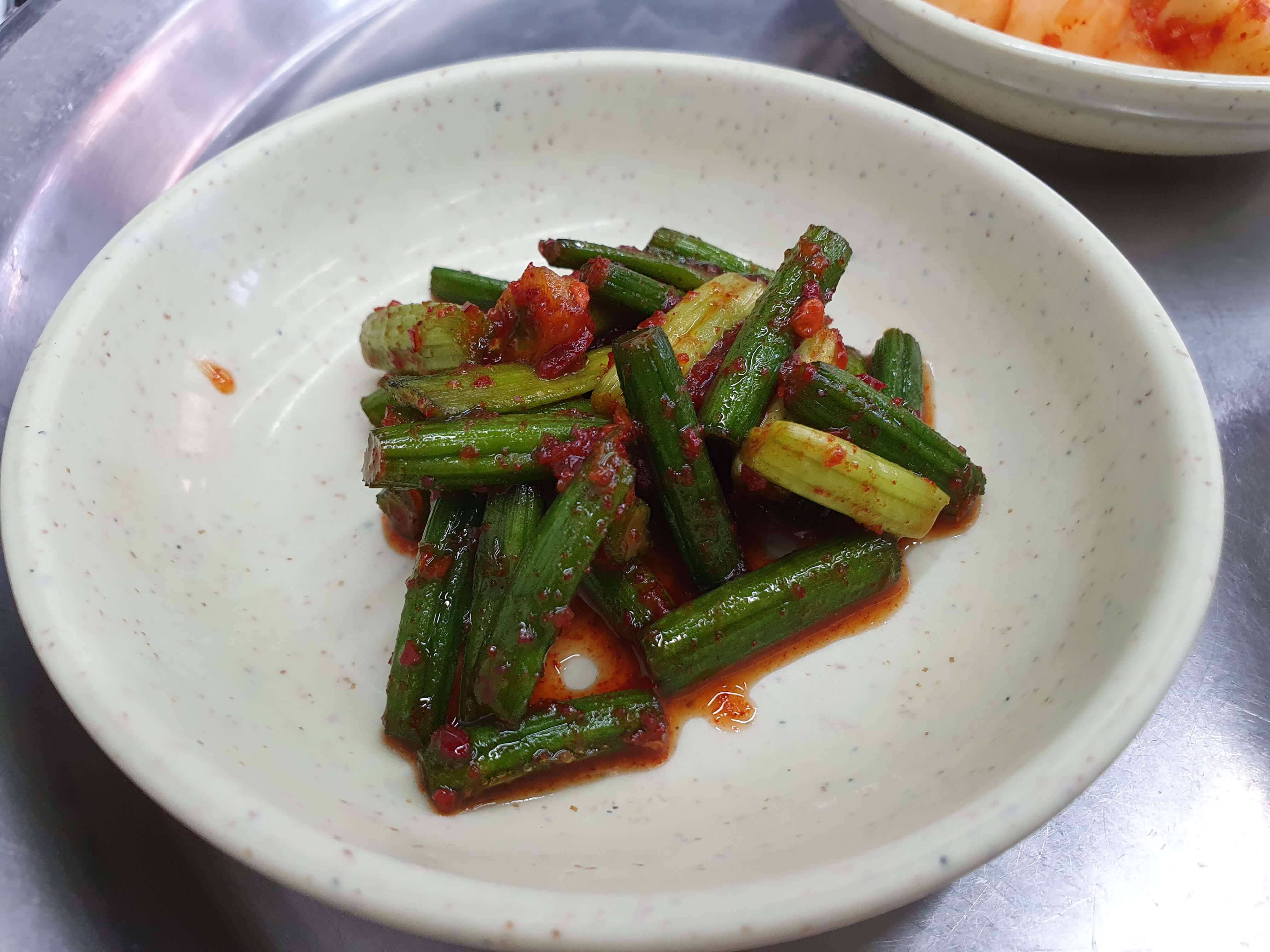 우동(해운대해수욕장) 맛집 해운대원조할매국밥-마늘쫑무침