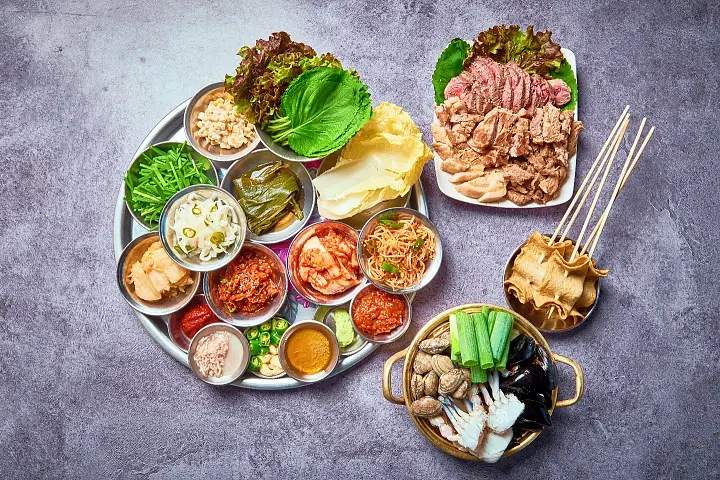 결이 다른 클래스! 4부위를 한 번에 쭈꾸미 볶음, 한돈우 모둠 보쌈 구로디지털단지역 구디단 맛집 추천 생방송투데이 리얼맛집 오늘방송 맛의 승부사