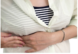 오른쪽 갈비뼈 아래 통증