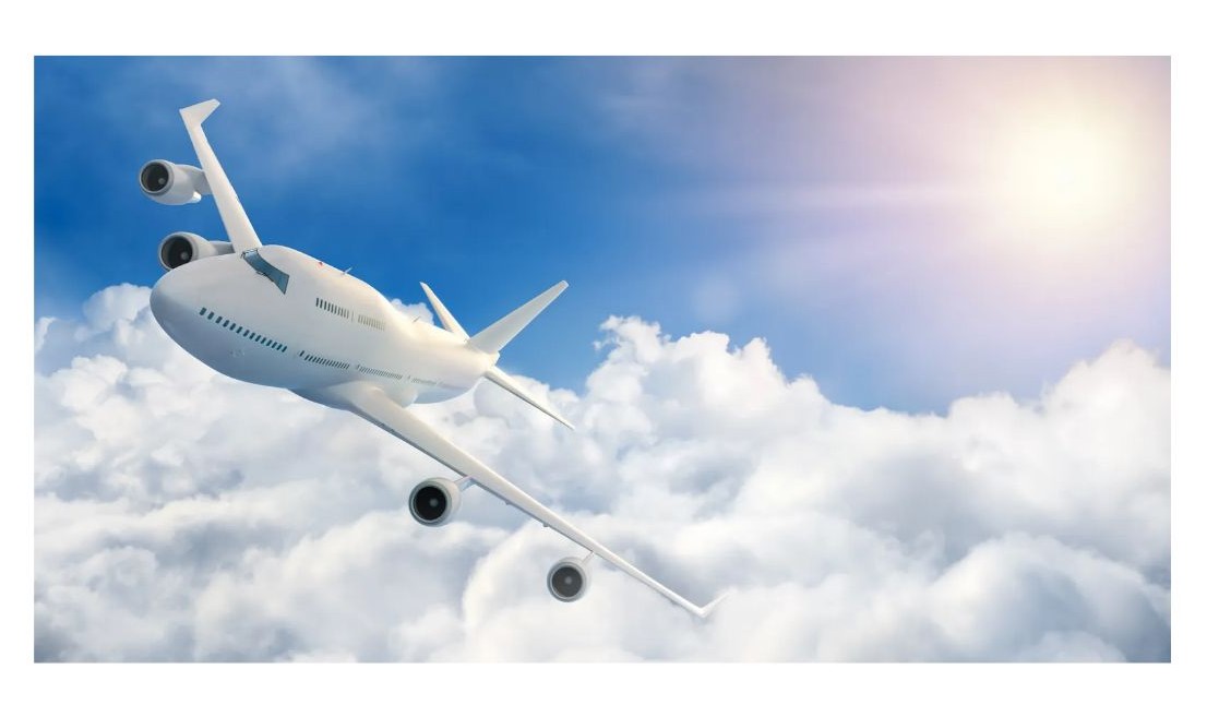 날고 있는 비행기