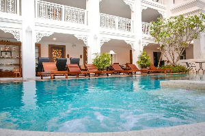 더 홈 마사지 라강