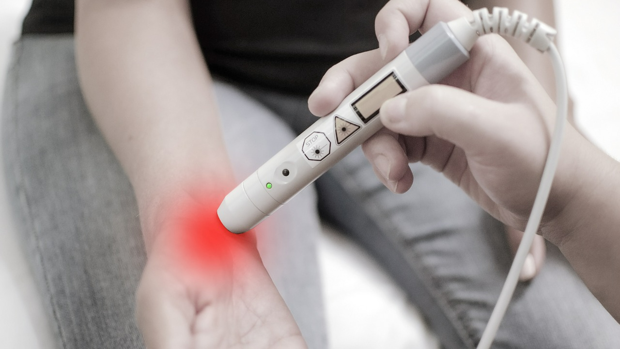 뼈 건강을 지키는 골다공증 예방을 위한 영양소와 운동