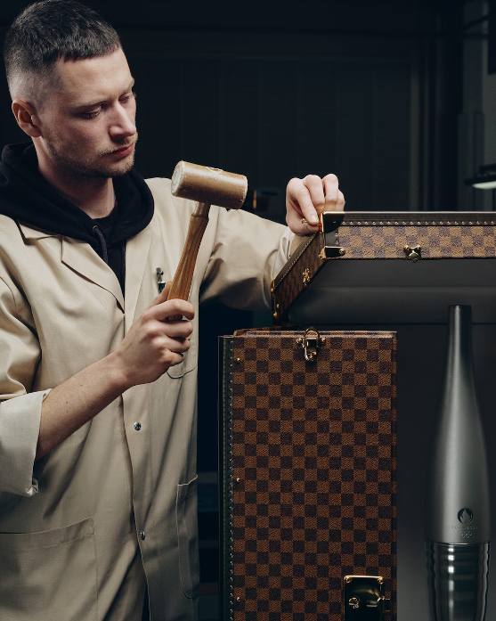 파리올림픽 메달 선물 케이스 루이비통 부상 디자인