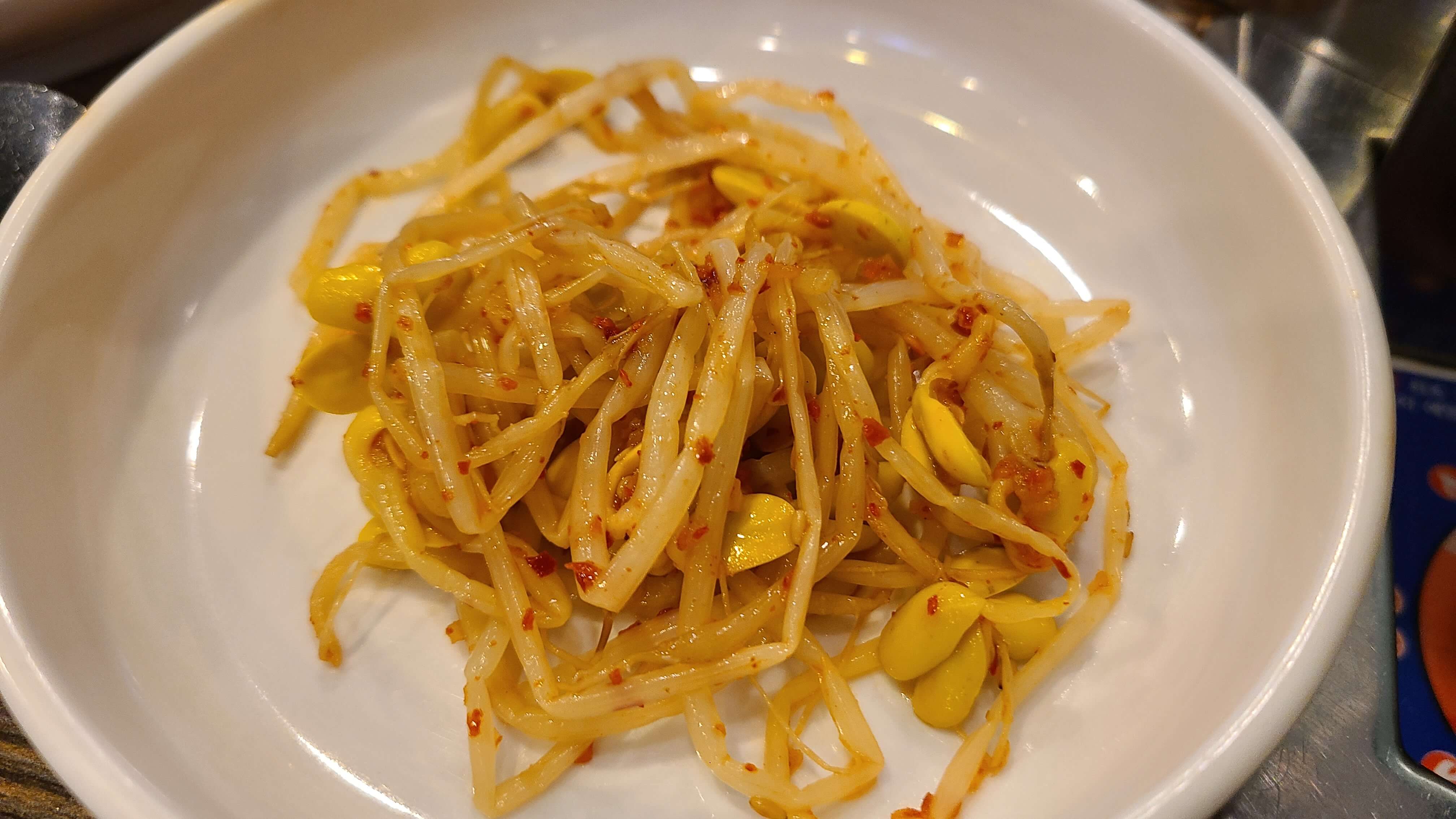 대박고기집-밑반찬-콩나물