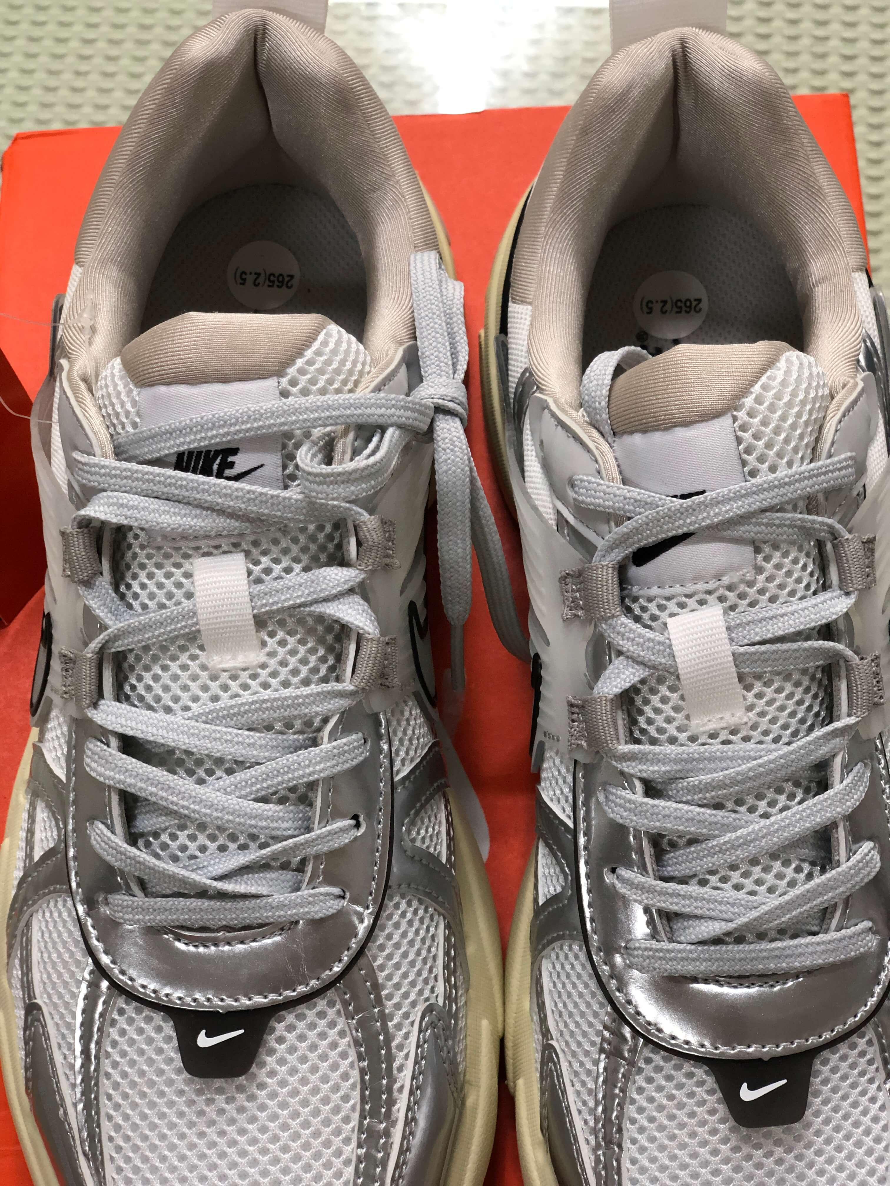 민수랜드-나이키우먼스V2K런메탈릭 쿨 힐컵