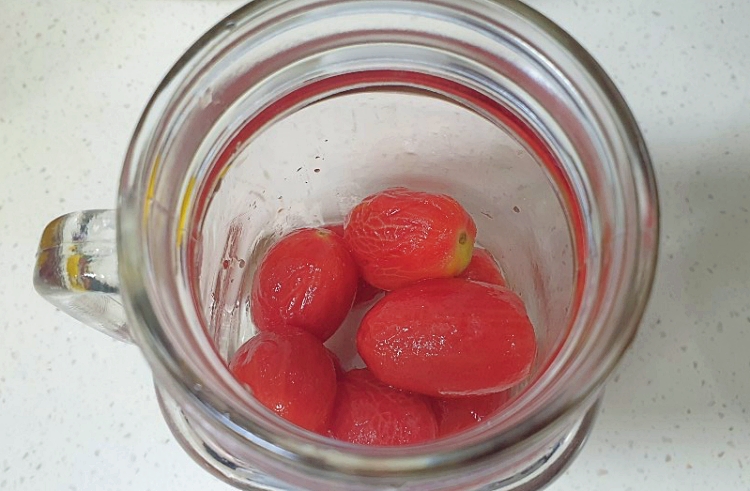 토마토 담기