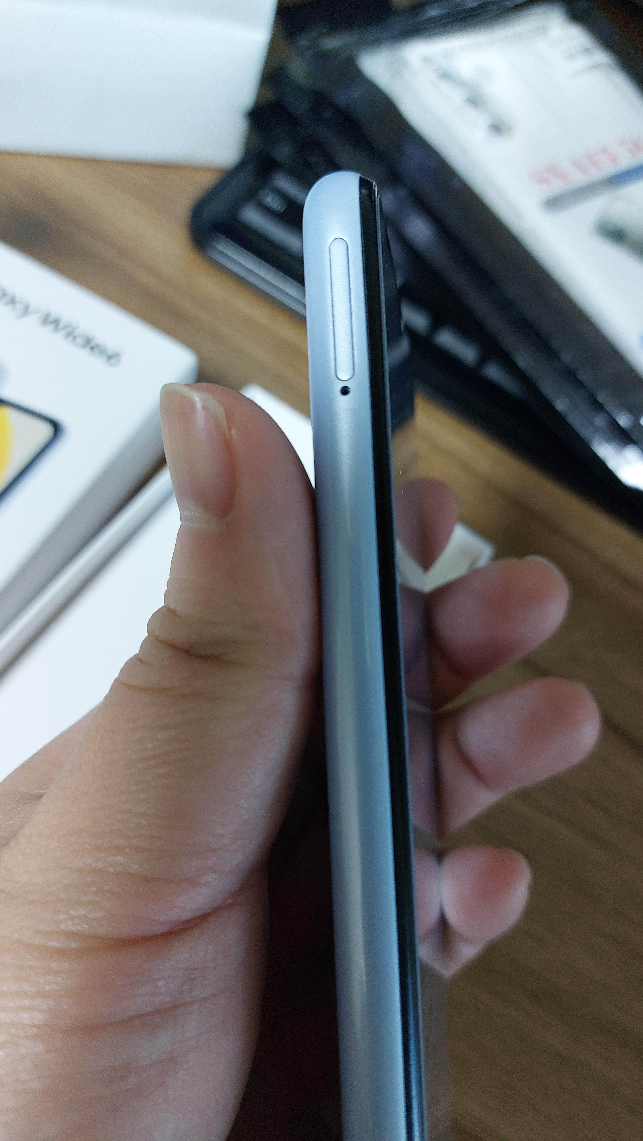 갤럭시 와이드6 유심트레이